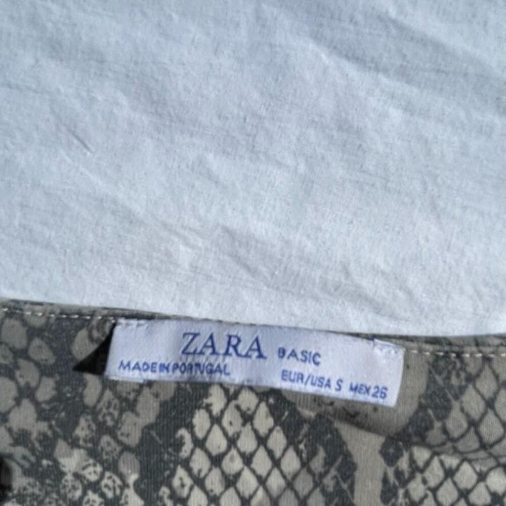 Zara Tank Top Womens Small Gray‎ Snakeskin Print Sleeveless Scoop Neck Basic - Picture 3 of 13